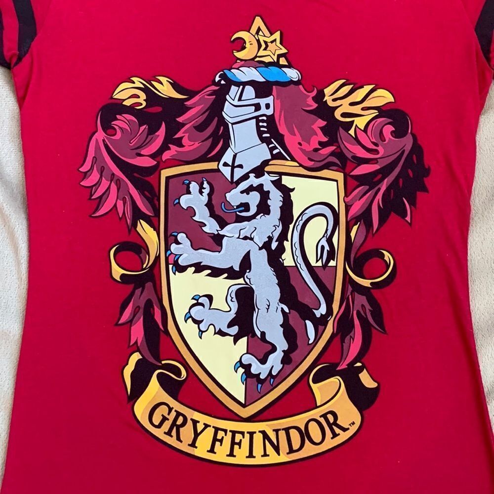 Harry Potter Gryffindor Fitted Graphic T-shirt L Red